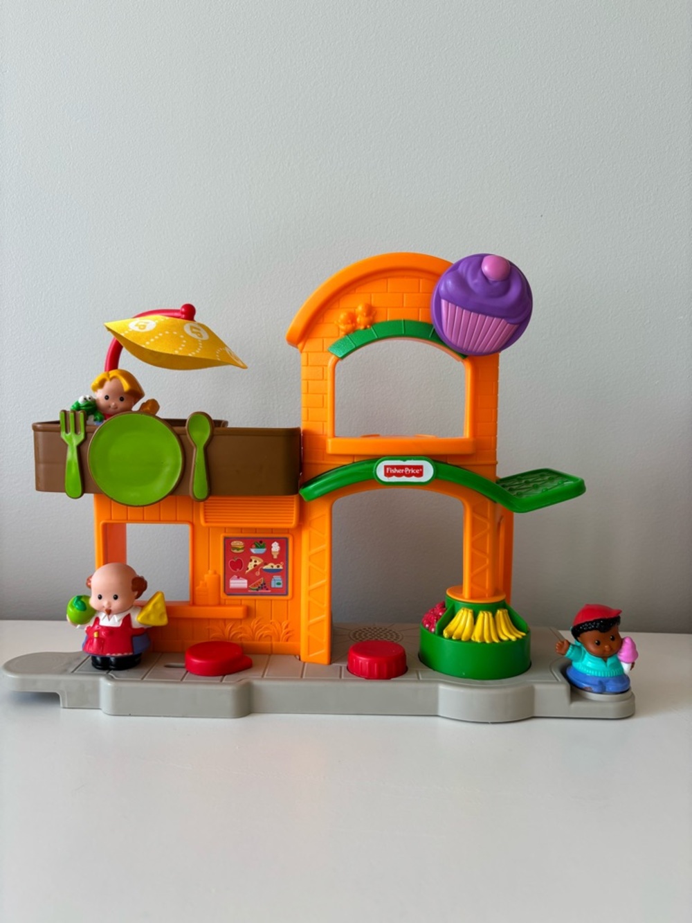 Little People- Grocery Storefront with 3 Characters